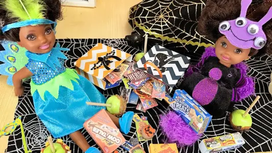 Spookin' and Treatin'