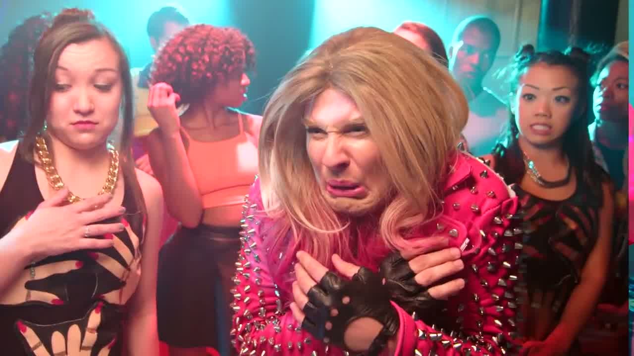 Madonna ft. Nicki Minaj: Bitch I'm Madonna Parody