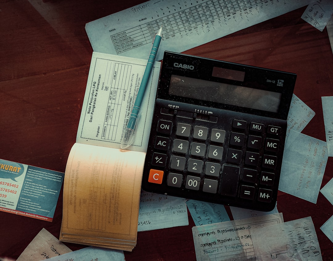 10 Proven Ways to Save Money on Household Bills in 2025