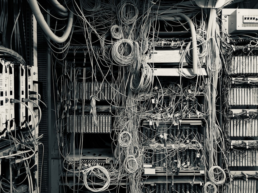 Contratar internet banda larga: conheça 3 planos populares entre os brasileiros
